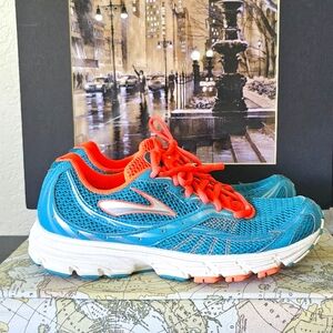 Brooks launch sneakers, size 8